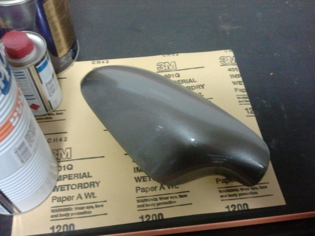 Pintado e envernizado, agora é só o Alex lixar e polir.