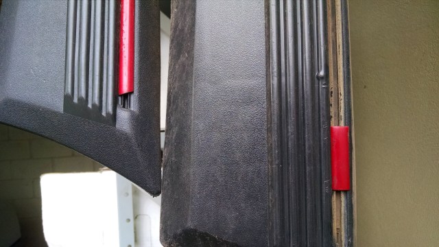 Na esquerda o friso correto, o da direita o friso do Volks Logus