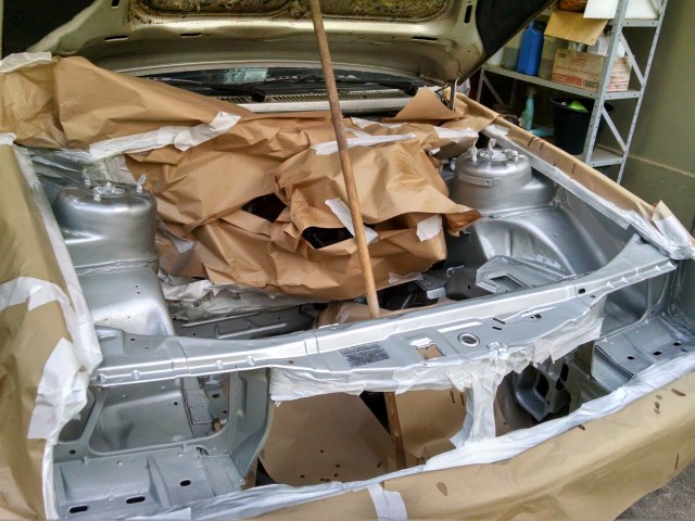 Compartimento pintado e envernizado!